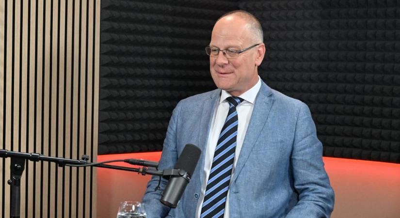 Navracsics Tibor nem zárja ki, hogy Orbán Viktor újra az ország legnépszerűbb politikusa lesz