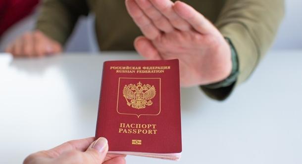 Több EU-ország a vízumkiadás szigorítását sürgeti az orosz állampolgárokkal szemben