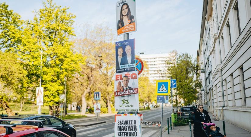 Megszüntetnék a politikai plakátokat a fákon és a villanypóznákon – A Tisza párt törvényjavaslata alapján