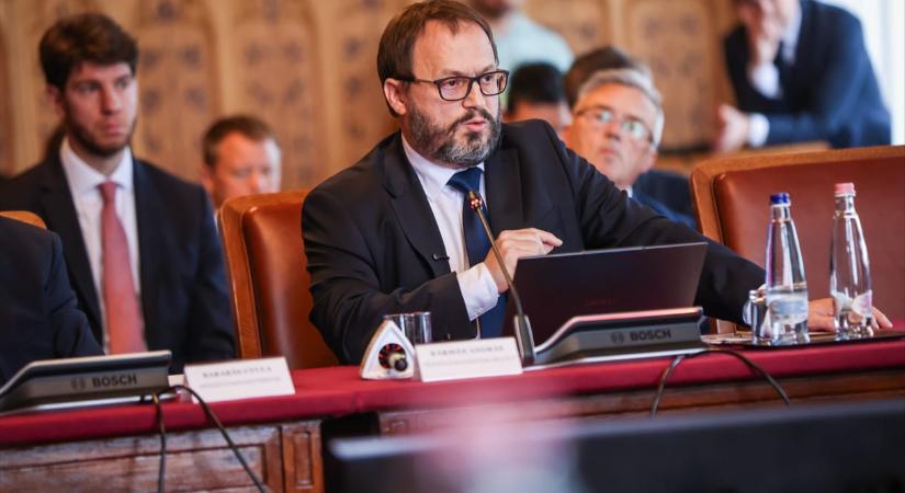 „Rezsicsökkentéssel nem lehet bemenni az eurózónába” – egyelőre hisznek a befektetők a kormánynak, de ősszel már törvényekben szeretnék viszontlátni az ígéreteket