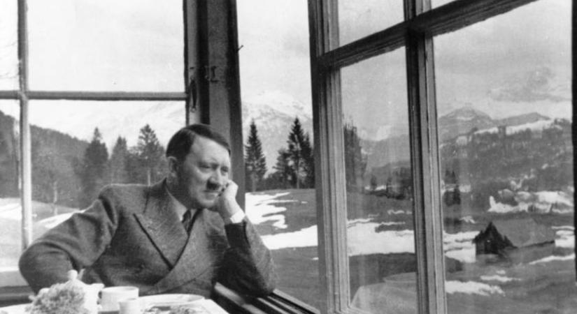 A nő, aki beleült Hitler fürdőkádjába: a hátborzongató fotó bejárta a világot