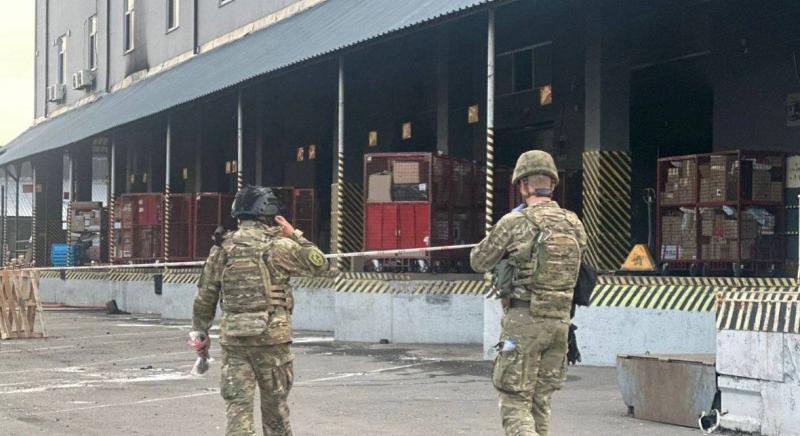 Felrobbant egy küldemény egy kijevi postai elosztóban, egy ember meghalt, ketten megsérültek