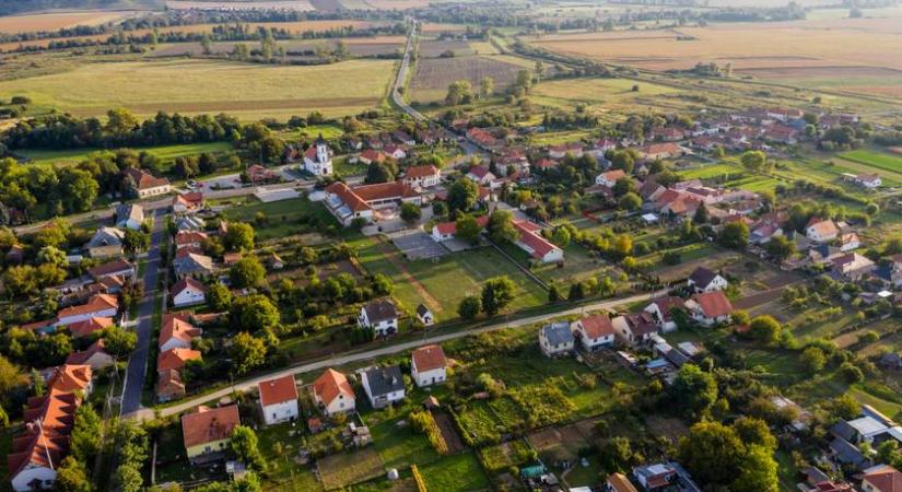 Közel félmillió magyart érintő korlátozás szűnik most meg: ha itt laksz, téged is érint