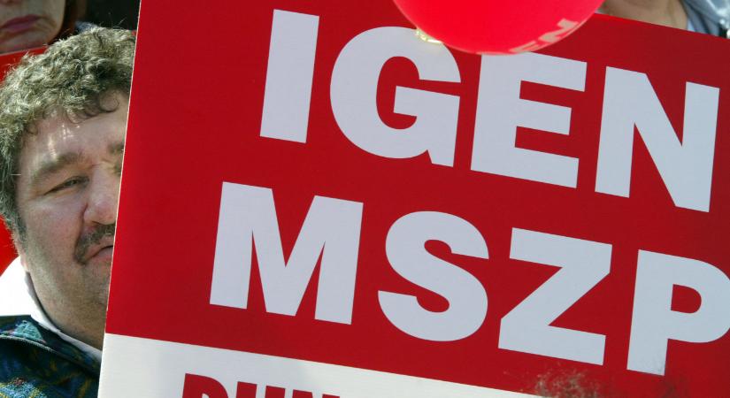 Az MSZP elnöksége azt kéri az önkormányzati korrupciós ügyben érintettektől, hogy „a vizsgálatok és a jogi eljárások teljes körű lezárásáig párttagságukat függesszék fel”