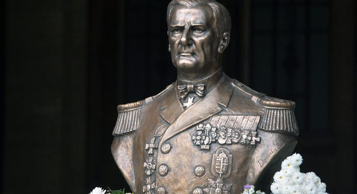 Petíció a Horthy-szobor eltávolításáért