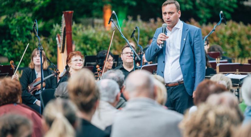 Buda fellázad: péntek este utcára mennek Őrsi Gergelyért