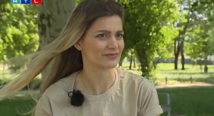 Weisz Fanni a kisfiáról „Nem értem, honnan tudja azt, hogy én nem hallok”