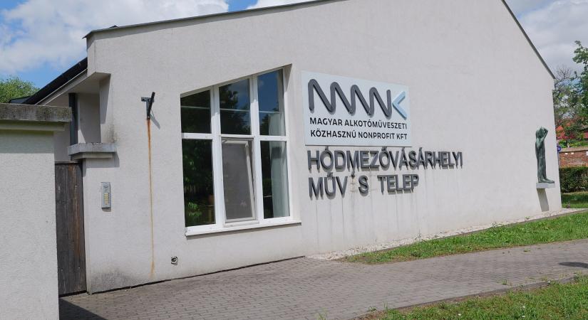 Muzsikáló udvar Vásárhelyen