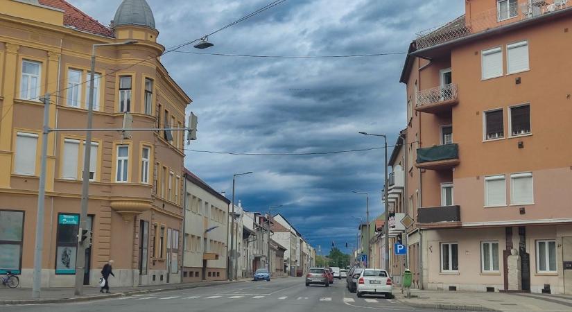 Sötét fellegek gyülekeznek Szombathely felett - fotó