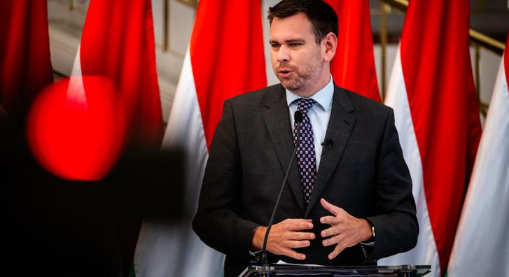 Zajlanak a hatósági próbák a Budapest-Belgrád-vasútvonalon