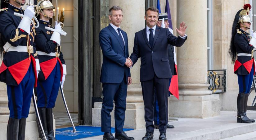 Magyar Péter látogatása előtt gyorsan hazahívták a párizsi magyar nagykövetet és a feleségét is