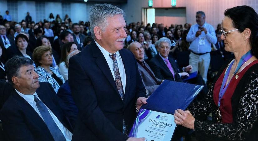 A Kézsebészet óriása címmel ismerték el a nyíregyházi főorvost