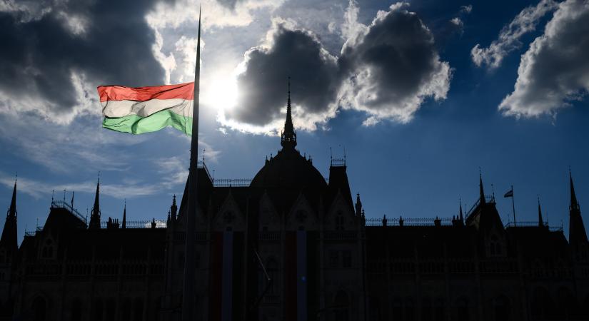 Szabó Andrea: A demokrácia intézményesített bizalmatlanság