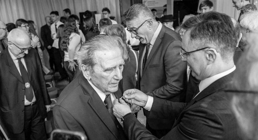 Elhunyt a legendás debreceni igazgató, rengetegen gyászolják