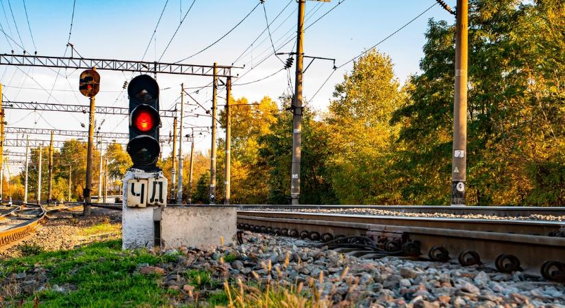 Tragédia a síneken: embert gázolt a Budapestre tartó Szinva InterCity