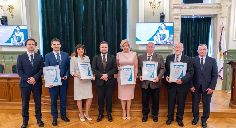 Köszönet és elismerés a pedagógusoknak Győr városi ünnepségén