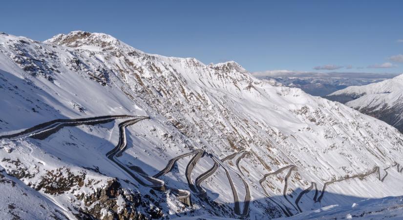 Tél a nyár közepén? 5 centi friss hó lepte el ezt a térséget (videó)