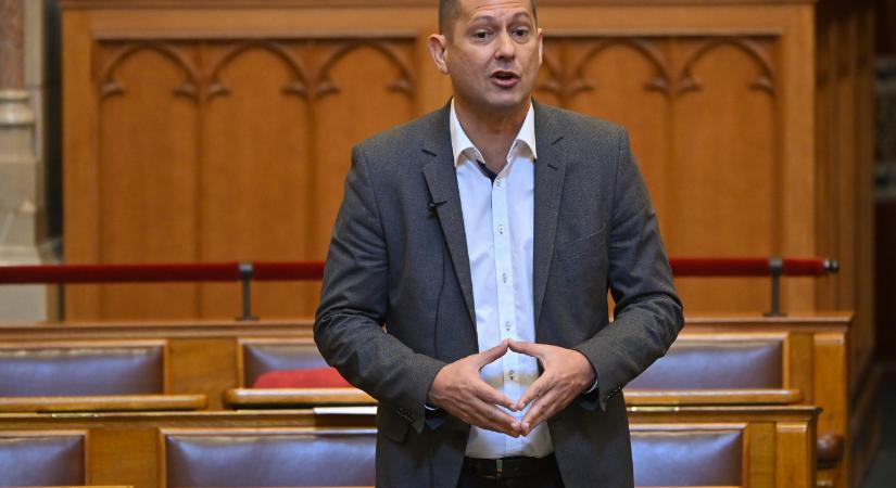 Egy hónapra rendelték el a nyolc politikus és cégvezető letartóztatását az önkormányzati vesztegetési ügyben