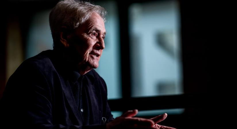 Szabó István hetente kap képeslapot Viggo Mortensentől