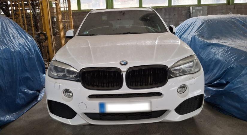 Lefoglalt egy luxus BMW-t a NAV, rendőrautó lesz belőle