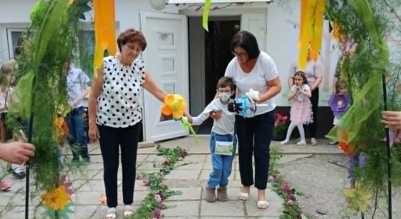 Elballagott az iskolából Viktorka, aki Magyarországon egyedüliként él együtt ritka betegségével
