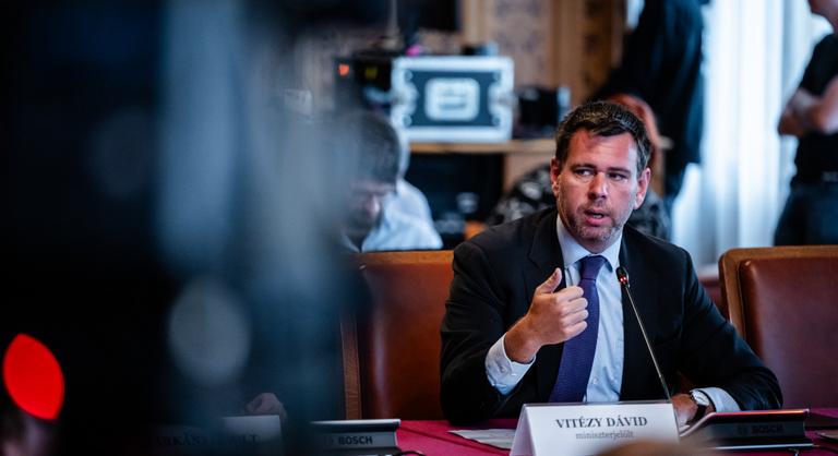 Két halott gyerek, egy harmadik kómában – Vitézy Dávid az Indexnek mondta el, mi lesz az e-rollerek sorsa