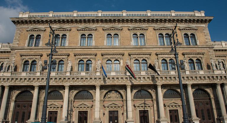 Ólomszennyezést állapítottak meg a Corvinuson, minden épületben ellenőrzést rendeltek el