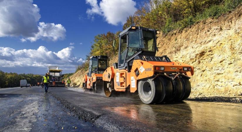 Ukrajnában befejeződtek a kiemelt javítások a főbb autópályákon: mennyi útfelületet állítottak helyre?