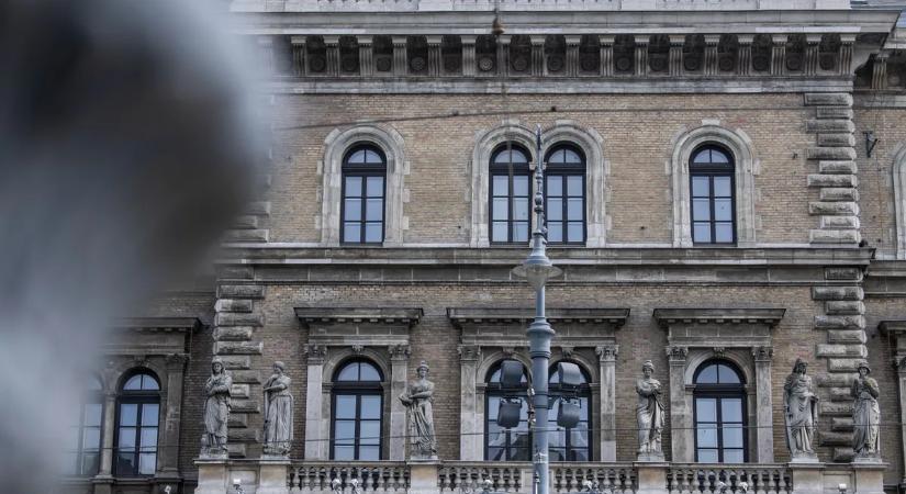 Ólomszennyezés a Corvinuson: azonnal lépett az egyetem