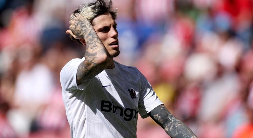 Olyan tetoválást villantott az argentin futballsztár, hogy azt csak erős idegzetűek figyelmébe ajánljuk