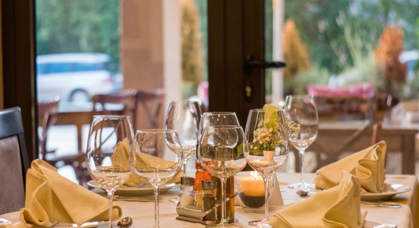 Hogyan költöttek el az óbecsei városvezetők 42 000 eurót 16 hónap alatt?