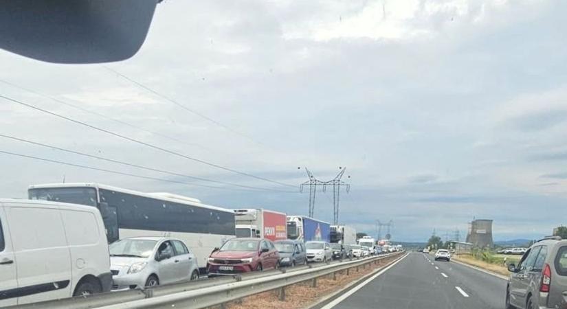 Baleset történt a 8-as főúton