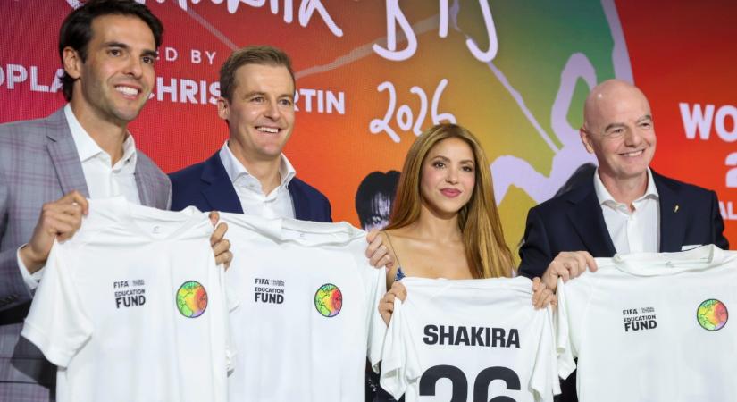Shakira keretbe foglalja a foci-vb-t, a nyitó- és a záróünnepségen is fellép