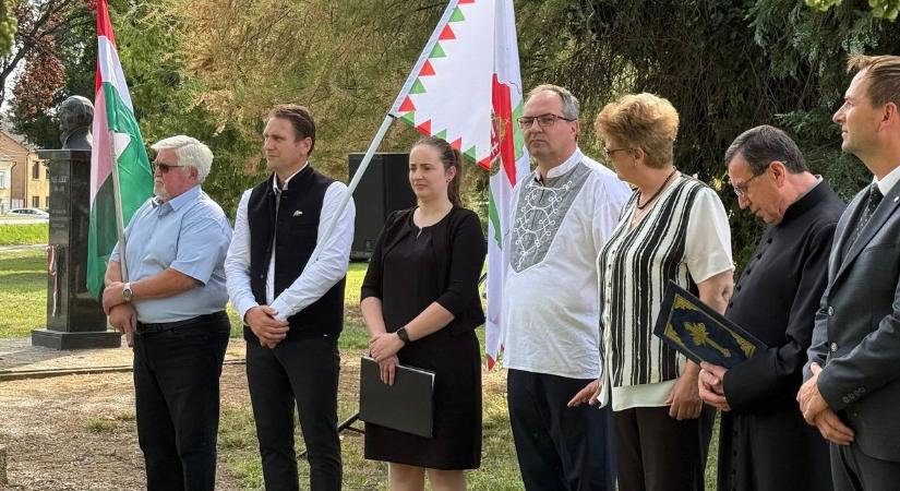 A szíveket határok nem választhatják szét, hangzott el a trianoni megemlékezésen Kapuváron