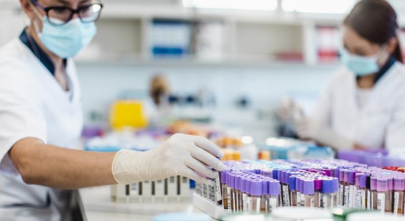 Betegen szállíthatta az ételeket Budapesten a mongol futár: fertőző hepatitiszt diagnosztizáltak nála