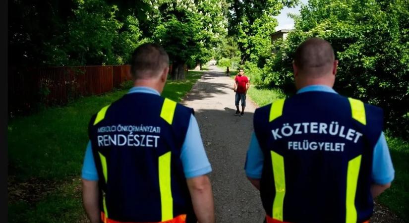 Személyit kértek tőle, ő gázspray-t húzott elő – jogerős ítélet egy különös ügyből