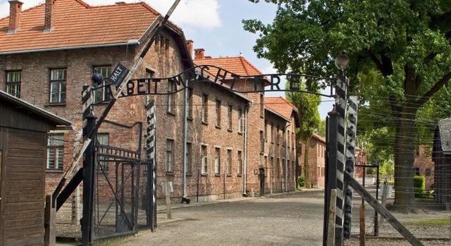 Restaurálják az auschwitzi főtábor őrépületét