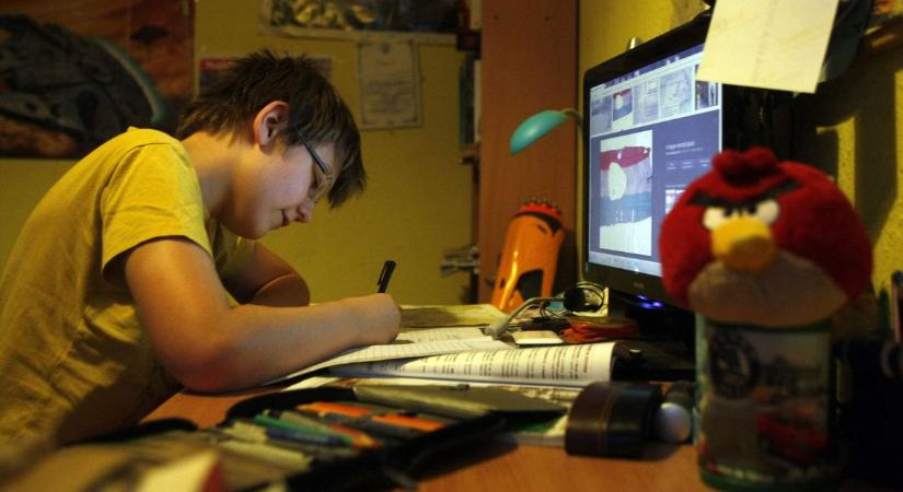 Filozófusok álltak ki az etikaórák mellett