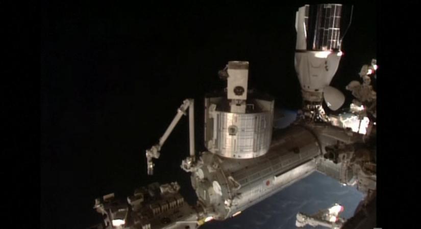 Felkészültek a NASA űrhajósai a Nemzetközi Űrállomás elhagyására, miközben az oroszok szivárgó moduljukat javították