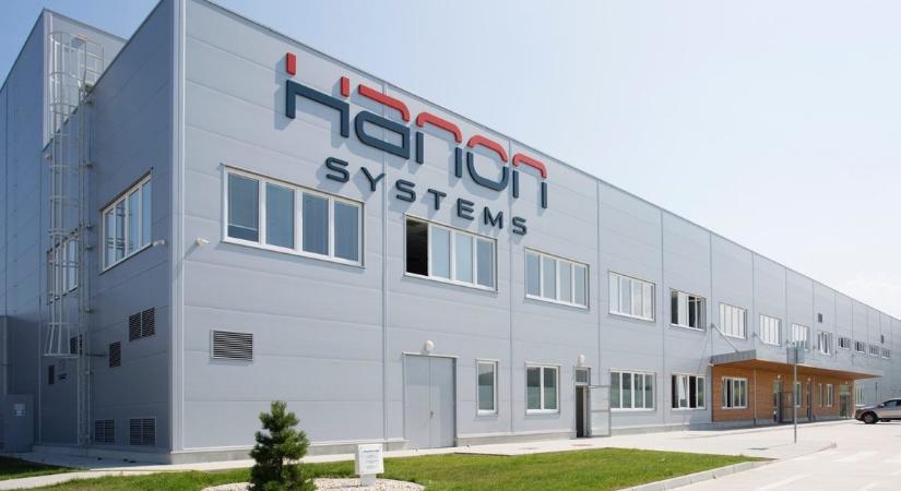 Figyelmeztető sztrájkot tartanak a Hanon pécsi telephelyén
