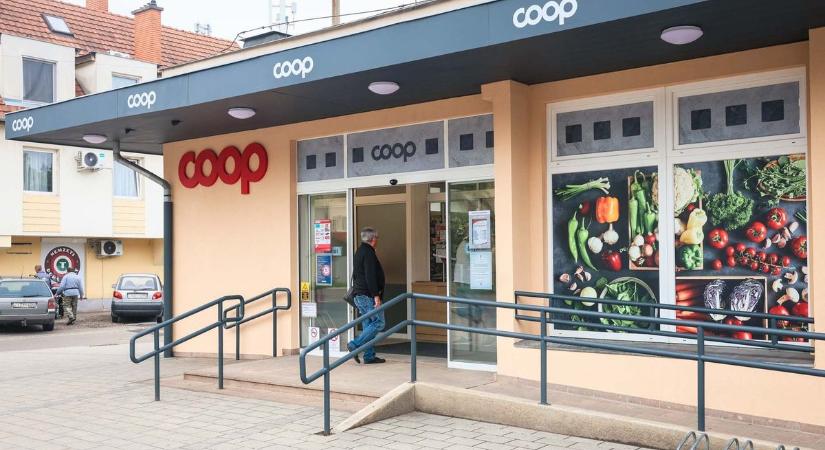 Újra várja a vásárlókat a lajosvárosi Coop