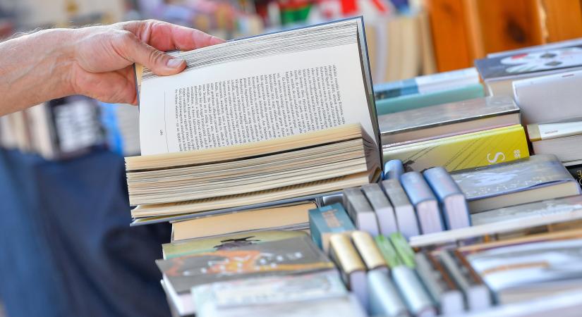Apropó, könyvhét – szeretettel ajánljuk a HVG munkatársainak köteteit is