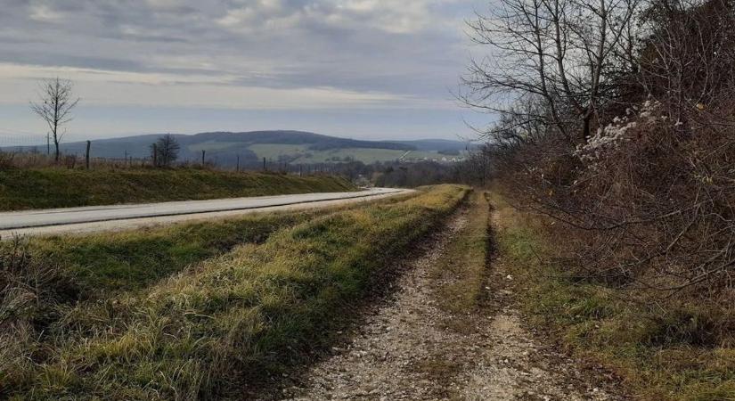 Településeket zártak el egymástól a Bakonyban, a munkába járók még nem lélegezhetnek fel