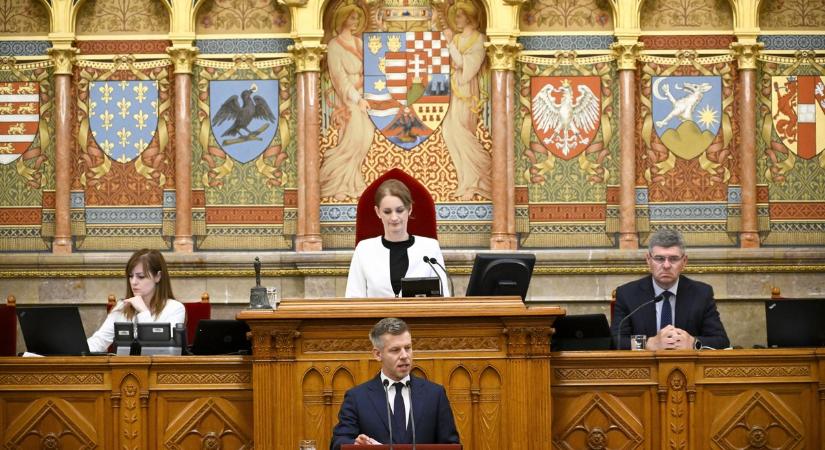 Kiszámoltuk, mennyit kaphat kézhez miniszterelnökként Magyar Péter