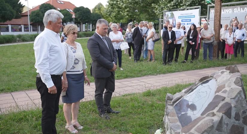 Trianonra emlékezett a Paksi Konzervatív Egyesület