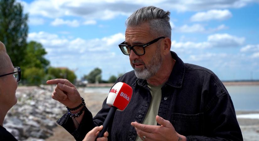 „Éhen fognak halni a barátaim, akik a tó körül élnek!” – Rákóczi Ferivel néztük meg a Velencei-tavat, ő is ott lakik – videó