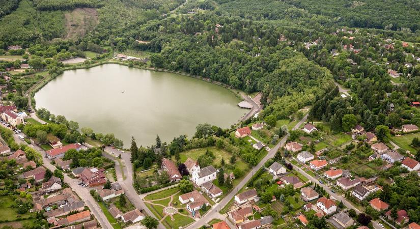 Iskolai kiránduláson fulladt a Bánki-tóba egy 15 éves fiú