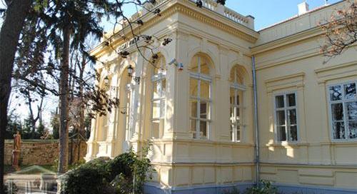 Jókai kedvenc balatoni városában született Az arany ember