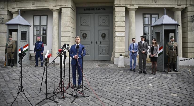 Újabb tüntetés lesz vasárnap Budapesten, a jogállamiság melletti kiállásra buzdítanak