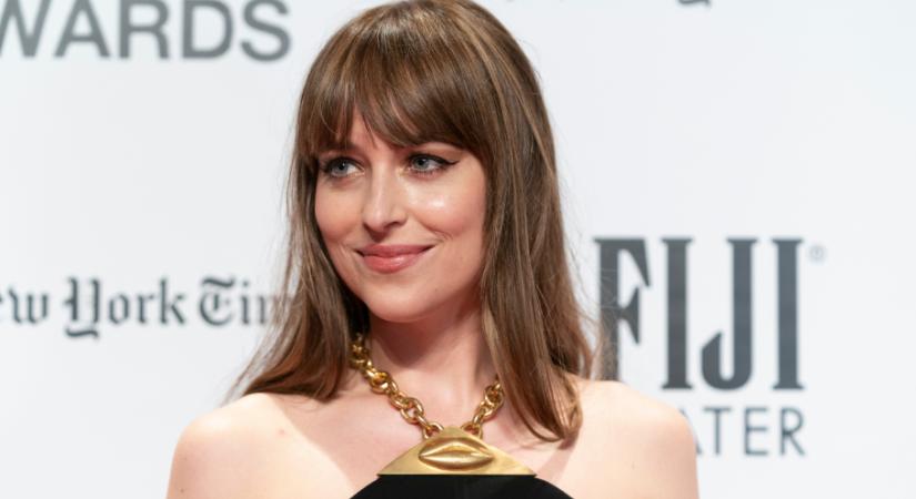 Dakota Johnson fodrásza elárulta, ez a hosszú és egészséges haj titka